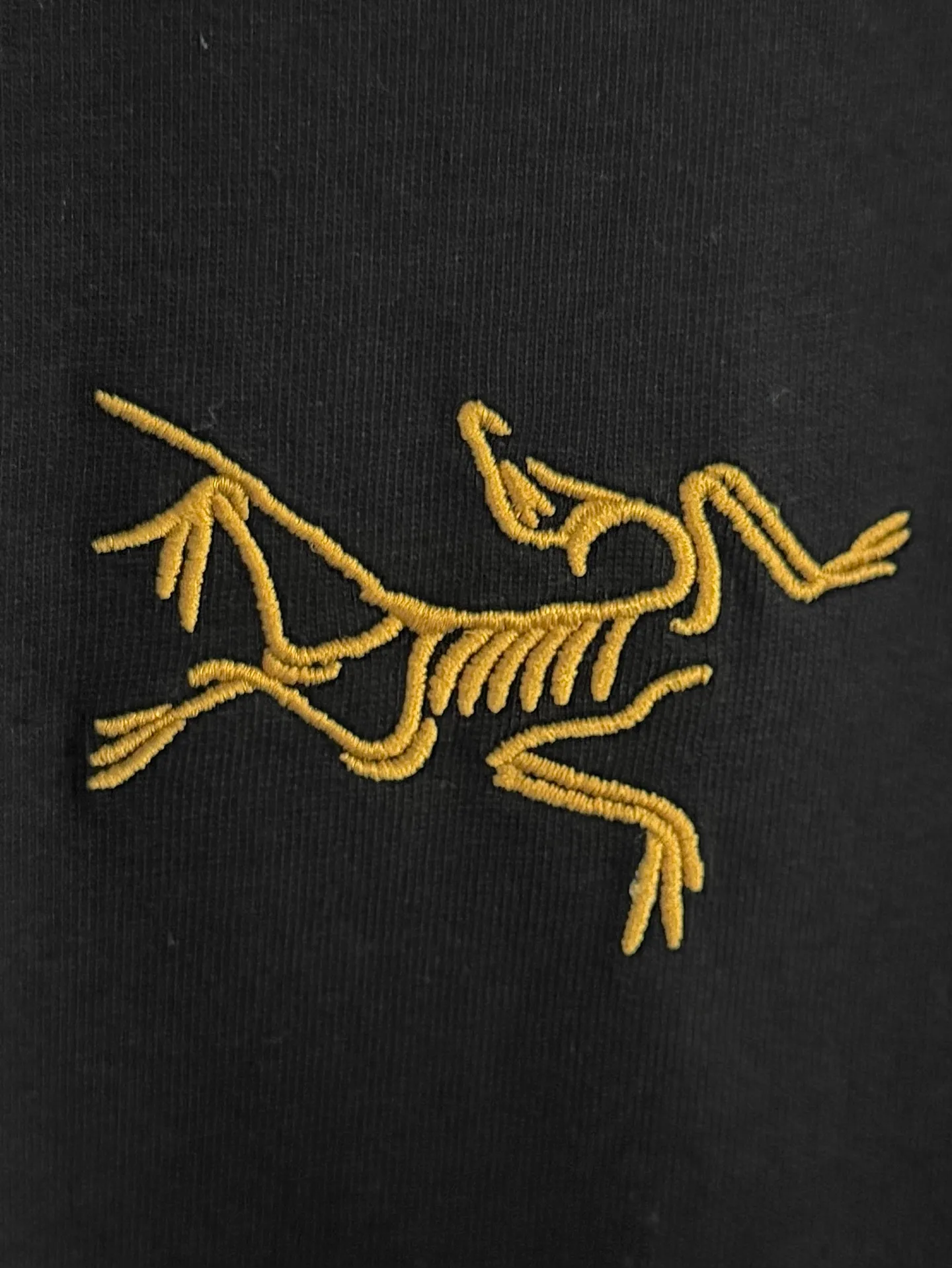 ［ Quality］arc’teryx 。 t 32 g 。 Breathable， ， ， Goldlogo ， 🐴🐴🐴 。 ， ， ， Same Style 𝐂𝐎𝐋𝐎𝐔𝐑：White Black 𝐒𝐈𝐙𝐄：S-XL ： S： 51- 55- 70 M： 53- 57- 72 L： 55- 59- 74 XL： 57- 61- 76